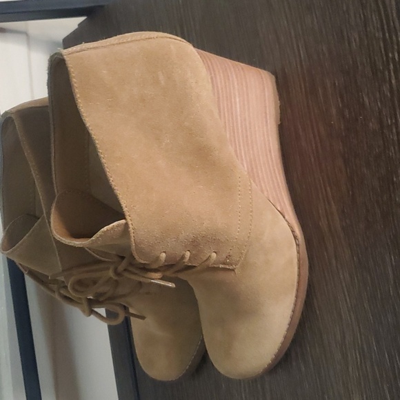 Lucky Brand Lace Up camel Leather Suede Heeled Ankle Bootie Size 8 - Picture 5 of 10